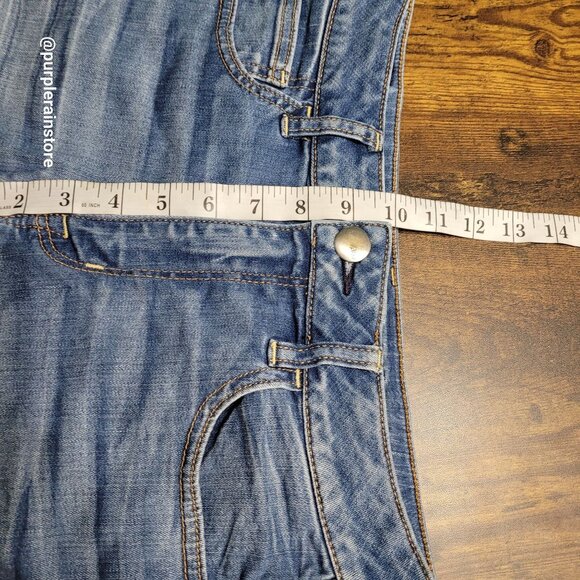 American Eagle Hi Rise Shortie Size 8 Super Stretch Raw Hem Medium Light Wash - Picture 8 of 11